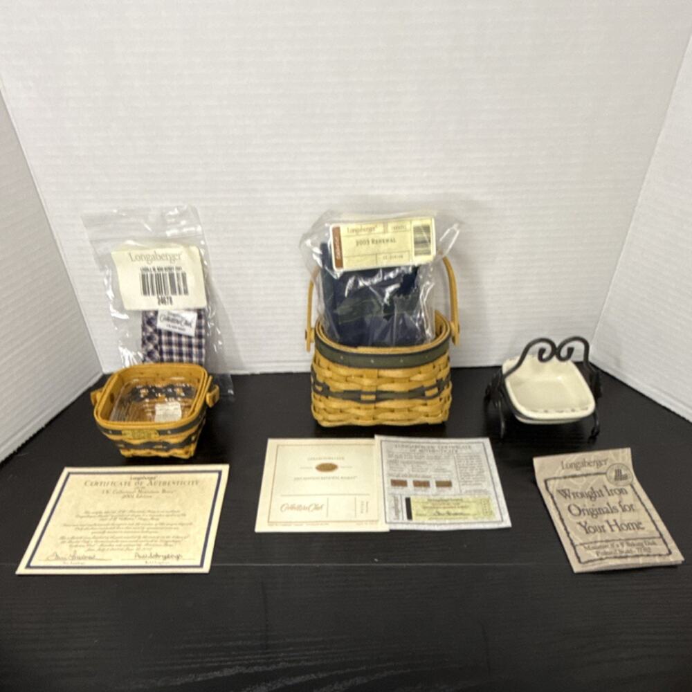 Longaberger Collectors Club Mini Basket Lot w/ COA, Stand & Baking Dish